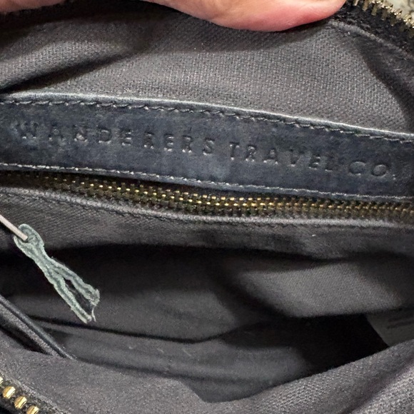 Wanderers Trieste Leather Crossbody Bag - Picture 8 of 13